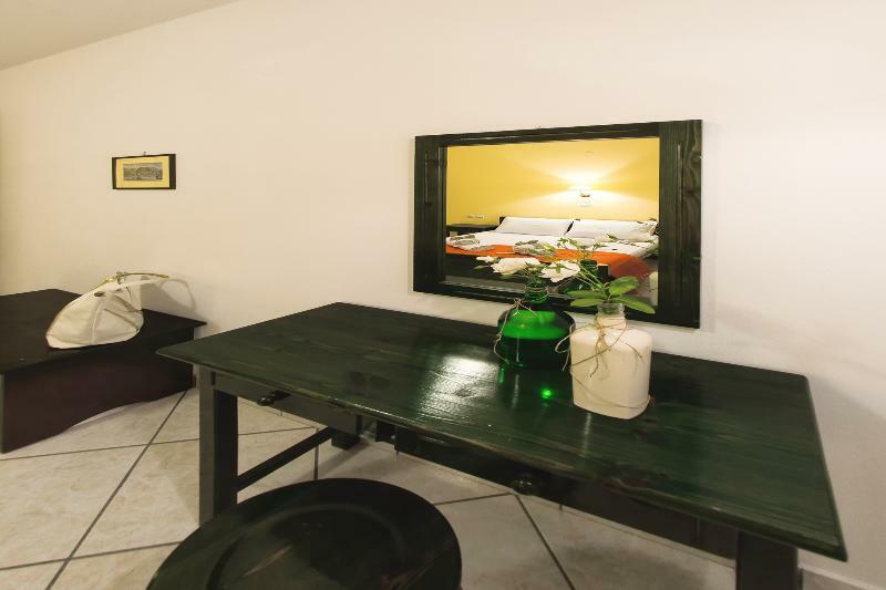 Remezzo Studios & Apartments Amoudi Ngoại thất bức ảnh