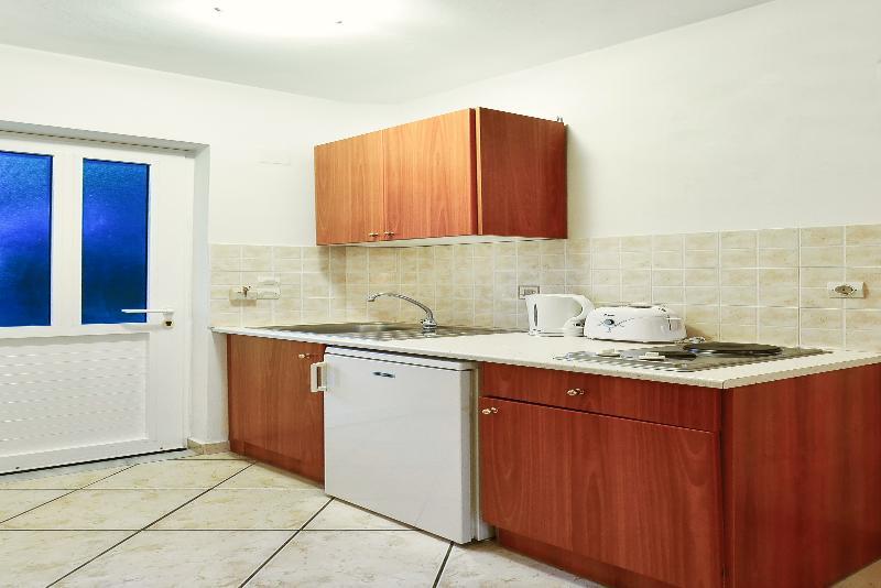 Remezzo Studios & Apartments Amoudi Ngoại thất bức ảnh