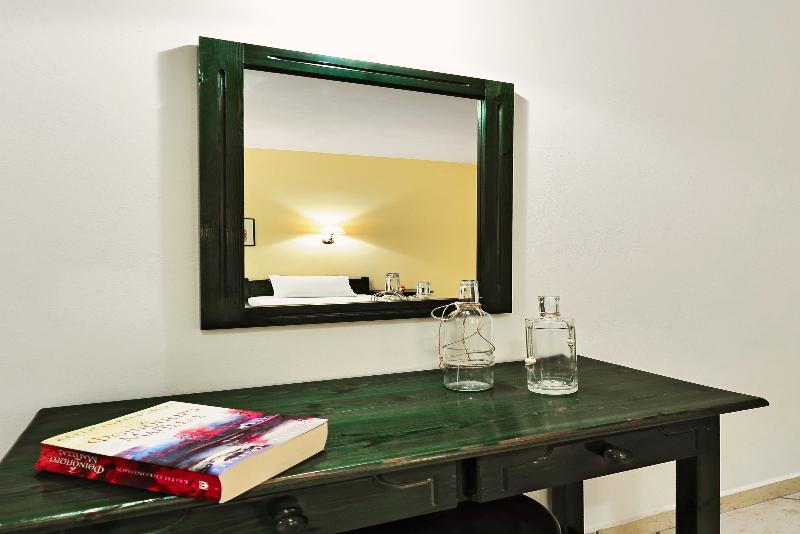 Remezzo Studios & Apartments Amoudi Ngoại thất bức ảnh