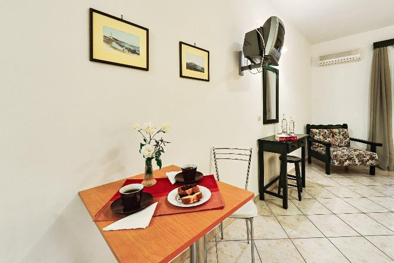 Remezzo Studios & Apartments Amoudi Ngoại thất bức ảnh